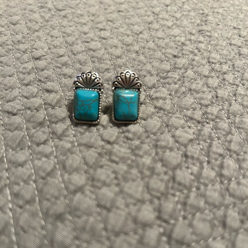 Turquoise and Silver Fan-Design Earrings